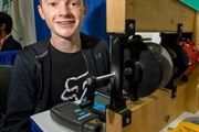 17歲高中生手搓發動機獲50萬元大獎，自稱天生工程愛好者，已有60餘項發明