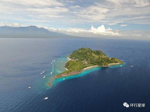 Apo島又被遊客稱為海龜島