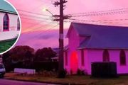 粉紅教堂遭人塗鴉！紐西蘭這個群體被拉上一波新仇恨，比猴痘更早爆發