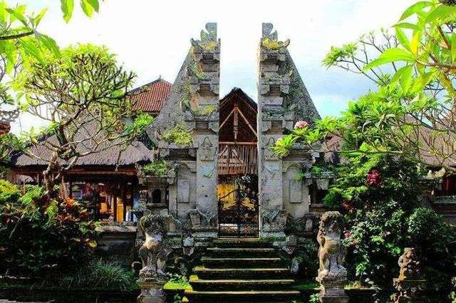 巴厘島上的烏布王宮