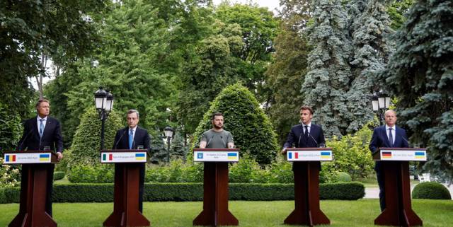 義大利、法國、德國、羅馬尼亞領導人在訪問基輔後，與烏克蘭總統舉行聯合新聞發佈會，並表達了對烏克蘭入歐