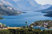 加拿大落基山脈有3個國家公園，為何只說 Banff, Jasper?