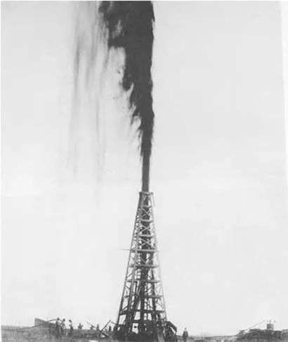 1901年初，德克薩斯州在「紡錘頂油田」打出了當時世界上最高產的油井之一