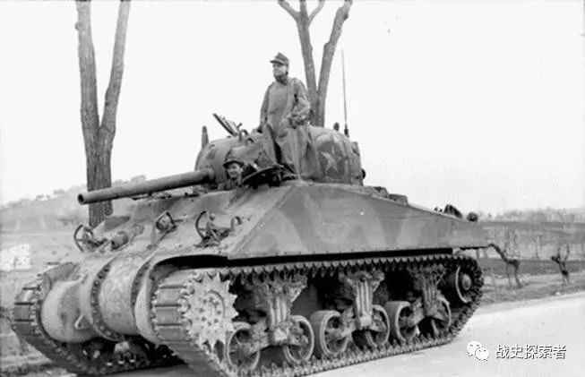 1944年3月的內圖諾戰場上繳獲的M4「謝爾曼」坦克，單位未知