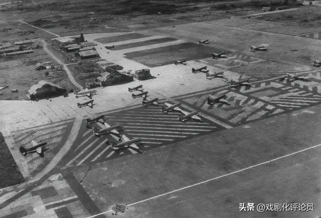 1945年11月，駐滬美軍空軍基地