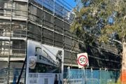 澳洲雪梨豪華公寓曝嚴重缺陷！建築工程質量不符合要求，多處牆壁沒有加固