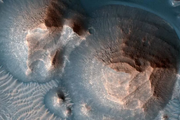 是隕石撞擊？還是火山噴發？火星大坑成因證據新考察