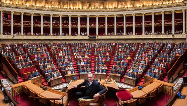 法國國民議會全員留影（圖片來源：法國國民議會官網）