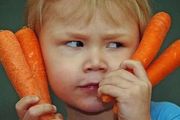 孩子吃了胡蘿蔔，皮膚會變黃？沒錯，吃這些食物也會