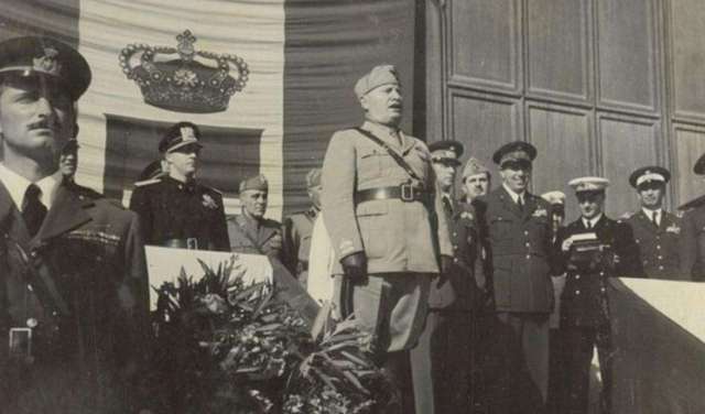 1922年，義大利法西斯黨奪取政權，墨索里尼上臺