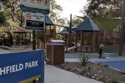 澳洲雪梨Playground，5歲小女孩手指被切斷！這些動作不能做
