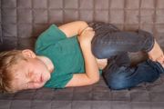 兒童抽搐/癲癇發作，家長情急之下的舉動可有致命風險