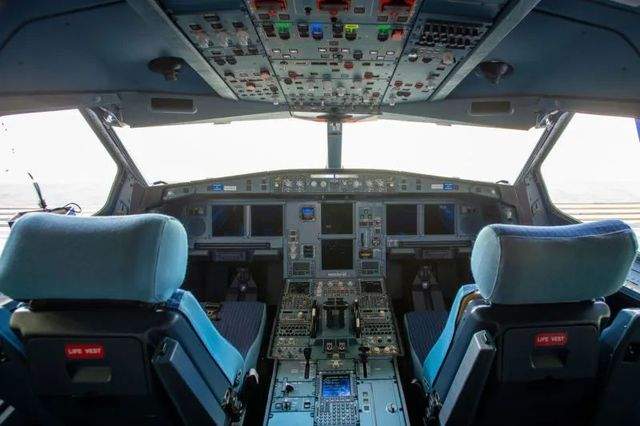 空客A330飛機駕駛艙（法新社圖）