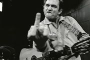 Johnny Cash：在監獄開演唱會，在白宮打臉總統，一個歌手最精彩的人生是什麼樣？