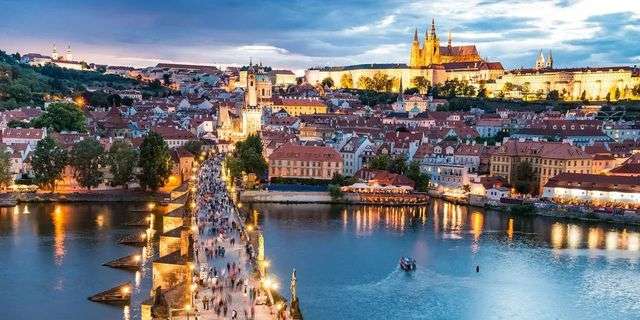 布拉格古城，兩次拋窗事件而因此震撼歐洲的宗教戰爭，深刻影響歐洲格局的城市