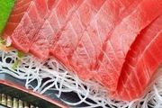 墊生魚片的白蘿蔔絲團，是怎麼「切」到連綿不絕的超細長？ | 有趣的製造