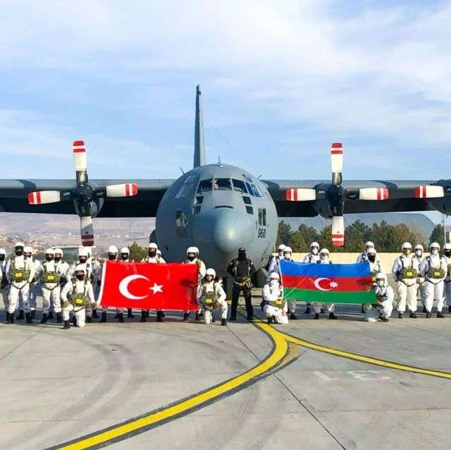 （阿土聯合演習，圖：Azerbaijan MOD）