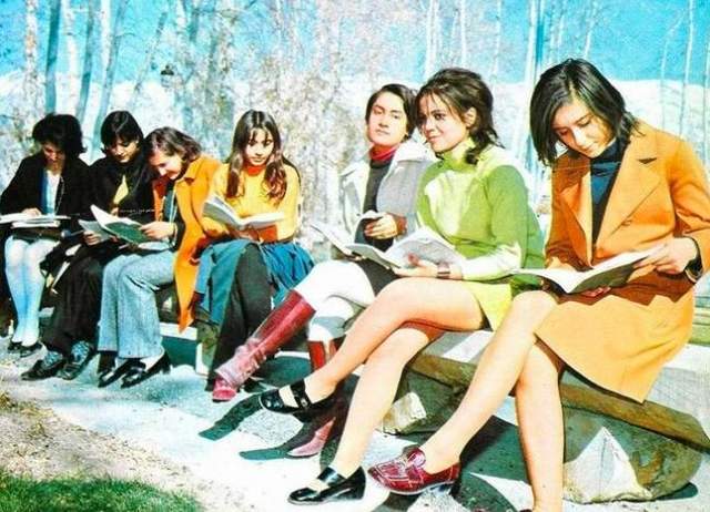 世俗化時期的伊朗女性穿著時尚，與現代國家無異