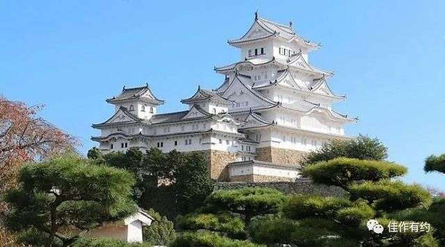 我沒有注意到任何日本城堡，所以這裡是姬路城堡