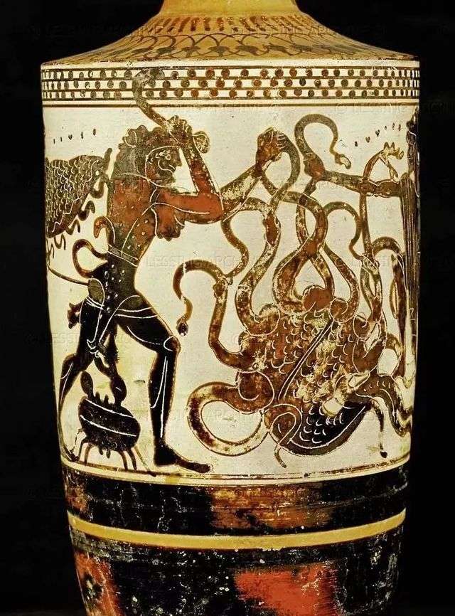 赫拉克勒斯大戰九頭蛇（左下角是偷襲的巨蟹）