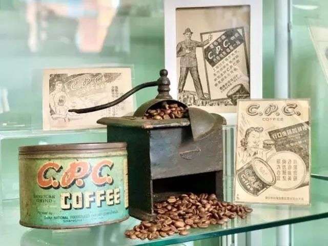 C.P.C罐裝咖啡及廣告