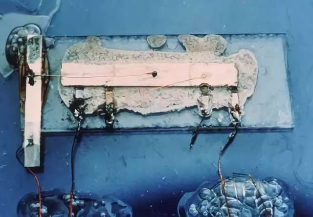 世界上第一個積體電路（晶片），1958年
