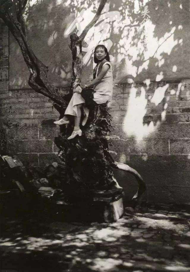 巴金蕭珊1937年攝於蘇州青陽港